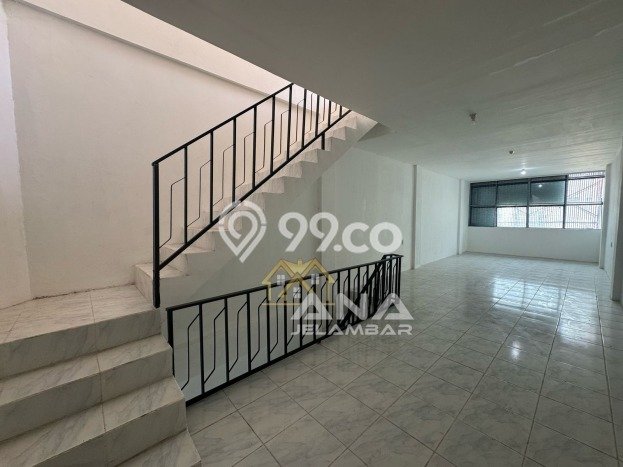 Untuk Dijual! Ruko di Jelambar Jakarta Barat LT 77m2 / LB 200m2 Kawasan Bisnis Untuk Dijual! Ruko di Jelambar Jakarta Barat LT 77m2 / LB 200m2 Kawasan Bisnis