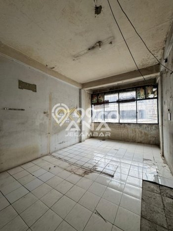Ruko Dijual di Prime Area Jakarta Barat Luas 175m2 Ruko Dijual di Prime Area Jakarta Barat Luas 175m2