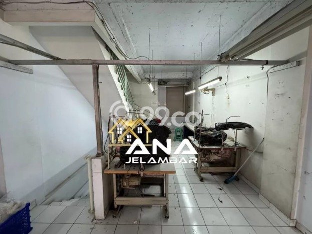 Ruko Dijual di Prime Area Jakarta Barat Luas 175m2 Ruko Dijual di Prime Area Jakarta Barat Luas 175m2