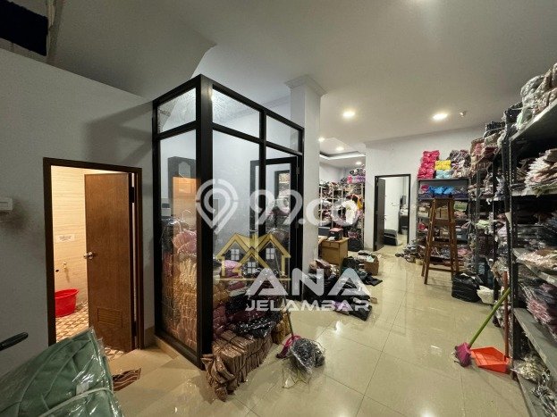 Untuk Dijual! Ruko di Jelambar Jakarta Barat LT 101m2 / LB 200m2 Kawasan Bisnis Untuk Dijual! Ruko di Jelambar Jakarta Barat LT 101m2 / LB 200m2 Kawasan Bisnis