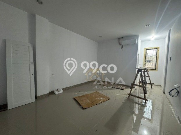 Ruko Dijual di Prime Area Jakarta Barat Luas 267m2 Ruko Dijual di Prime Area Jakarta Barat Luas 267m2