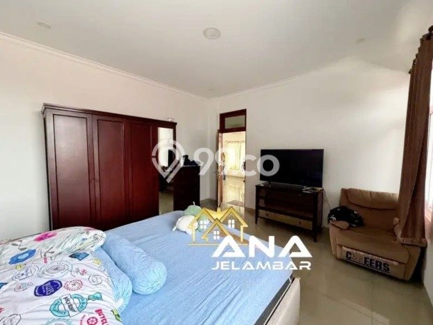 Ruko Dijual di Jakarta Barat LT 148m2 & LB 445m2 Lokasi Terbaik! Ruko Dijual di Jakarta Barat LT 148m2 & LB 445m2 Lokasi Terbaik!
