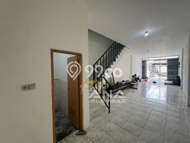 Untuk Dijual! Ruko di Jelambar Jakarta Barat LT 77m2 / LB 200m2 Kawasan Bisnis Untuk Dijual! Ruko di Jelambar Jakarta Barat LT 77m2 / LB 200m2 Kawasan Bisnis