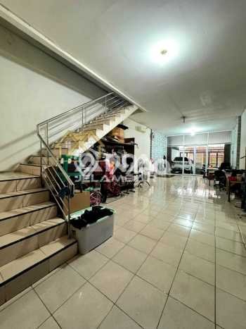 Ruko Dijual di Prime Area Jakarta Barat Luas 355m2 Ruko Dijual di Prime Area Jakarta Barat Luas 355m2