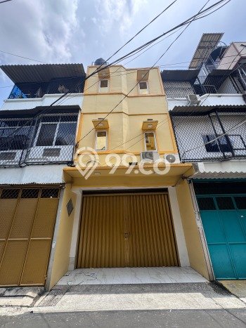Ruko untuk Disewa di Pusat Jakarta Barat Luas Bangunan 105m2 Ruko untuk Disewa di Pusat Jakarta Barat Luas Bangunan 105m2