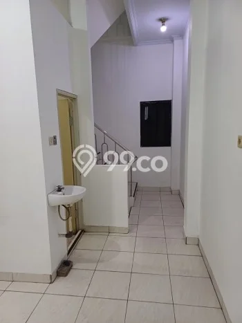 Disewakan Ruko di Kawasan Ramai Jelambar Luas 99m2 Disewakan Ruko di Kawasan Ramai Jelambar Luas 99m2