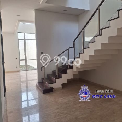 Rumah Luxury Modern Siap Huni di Pantai Indah Kapuk Jakarta Utara Rumah Luxury Modern Siap Huni di Pantai Indah Kapuk Jakarta Utara