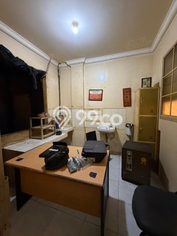 Ruko Disewa di Jakarta Utara dengan LB 150m2 Area Komersial Ramai Ruko Disewa di Jakarta Utara dengan LB 150m2 Area Komersial Ramai