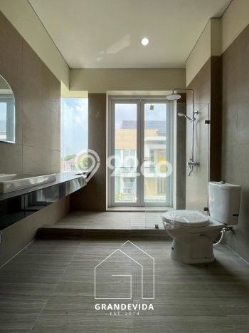 Rumah Elit Modern Siap Huni di TB Simatupang Jakarta Selatan Rumah Elit Modern Siap Huni di TB Simatupang Jakarta Selatan