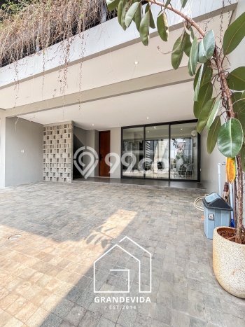 Rumah Luxury Modern Tanpa Renovasi di Kemang Jakarta Selatan Rumah Luxury Modern Tanpa Renovasi di Kemang Jakarta Selatan