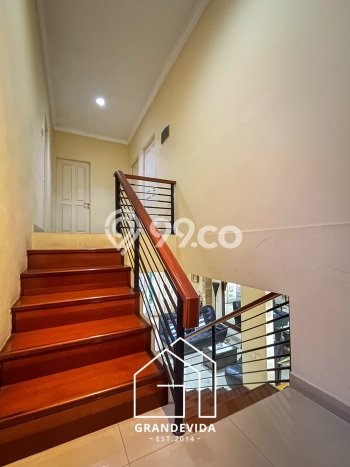 Rumah Elit Modern Siap Huni di Pondok Indah Jakarta Selatan Rumah Elit Modern Siap Huni di Pondok Indah Jakarta Selatan