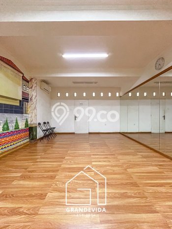 Unit Komersial Dijual di Jakarta Selatan LT 322m2 & LB 326m2 Unit Komersial Dijual di Jakarta Selatan LT 322m2 & LB 326m2