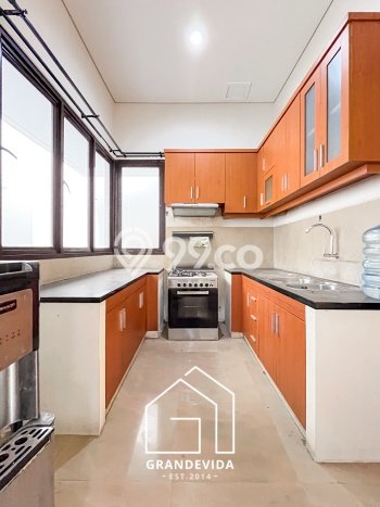 Rumah Elit Modern Tanpa Renovasi di Veteran Jakarta Selatan Rumah Elit Modern Tanpa Renovasi di Veteran Jakarta Selatan