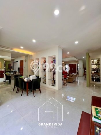 Rumah Elit Modern Tanpa Renovasi di Cipete Jakarta Selatan Rumah Elit Modern Tanpa Renovasi di Cipete Jakarta Selatan
