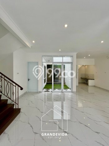 Rumah Elit Modern Tanpa Renovasi di Sektor 9-Bintaro Tangerang Selatan Rumah Elit Modern Tanpa Renovasi di Sektor 9-Bintaro Tangerang Selatan