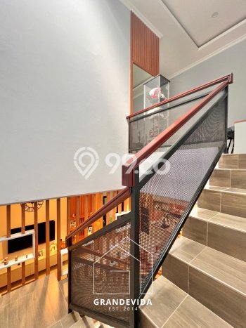 For Sale! Luxury House LT 122m2 Desain Modern di Pondok Indah For Sale! Luxury House LT 122m2 Desain Modern di Pondok Indah