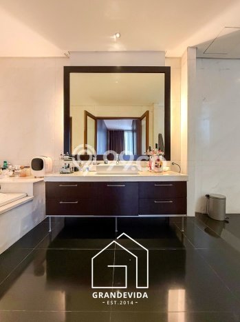 Rumah Elit LB 700m2 Siap Pakai Desain Elegan di Pondok Indah, Jakarta Selatan Rumah Elit LB 700m2 Siap Pakai Desain Elegan di Pondok Indah, Jakarta Selatan