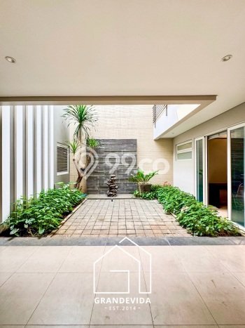 For Sale! Luxury House LT 301m2 Desain Modern di Kuningan For Sale! Luxury House LT 301m2 Desain Modern di Kuningan