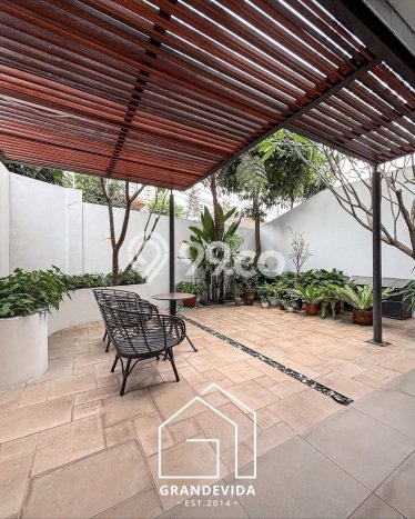 Rumah Mewah LB 228m2 Siap Huni Desain Elegan di Veteran, Jakarta Selatan Rumah Mewah LB 228m2 Siap Huni Desain Elegan di Veteran, Jakarta Selatan