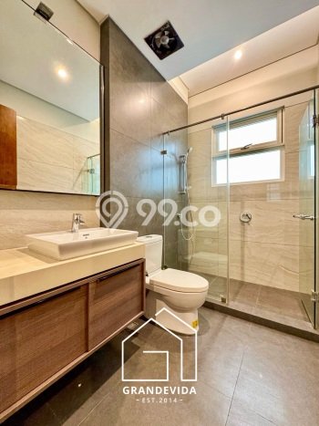 For Sale! Luxury House LT 301m2 Desain Modern di Kuningan For Sale! Luxury House LT 301m2 Desain Modern di Kuningan