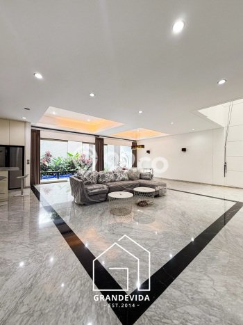 Hunian Elit LB 600m2 Siap Pakai Desain Elegan di Pondok Indah, Jakarta Selatan Hunian Elit LB 600m2 Siap Pakai Desain Elegan di Pondok Indah, Jakarta Selatan