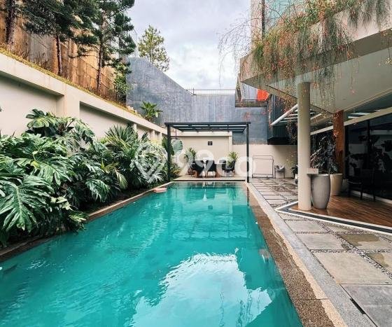 Ready to Use! Premium House LT 360m2 Desain Modern di Dago Ready to Use! Premium House LT 360m2 Desain Modern di Dago