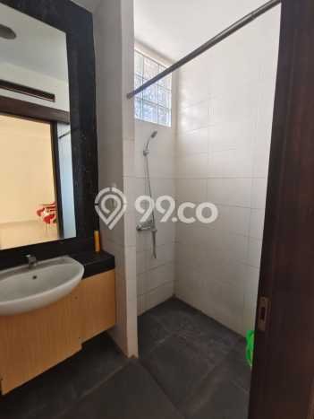 Disewakan! Rumah 4 Kamar Tidur &
3 Kamar Mandi di Setra Duta, Bandung Disewakan! Rumah 4 Kamar Tidur &
3 Kamar Mandi di Setra Duta, Bandung
