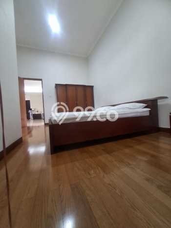 Rumah sewa siap huni 6 Kamar Tidur di Setiabudi, Bandung Rumah sewa siap huni 6 Kamar Tidur di Setiabudi, Bandung