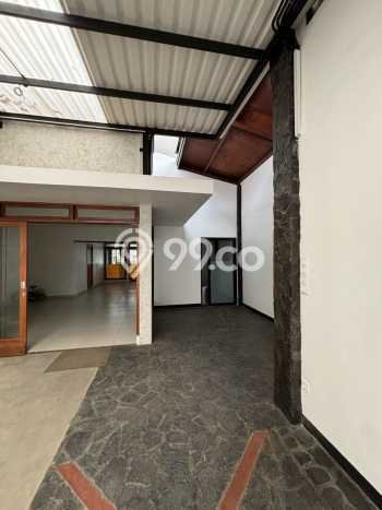 Unit Komersial Tersedia di Dago Spesifikasi LB 400m2 Unit Komersial Tersedia di Dago Spesifikasi LB 400m2