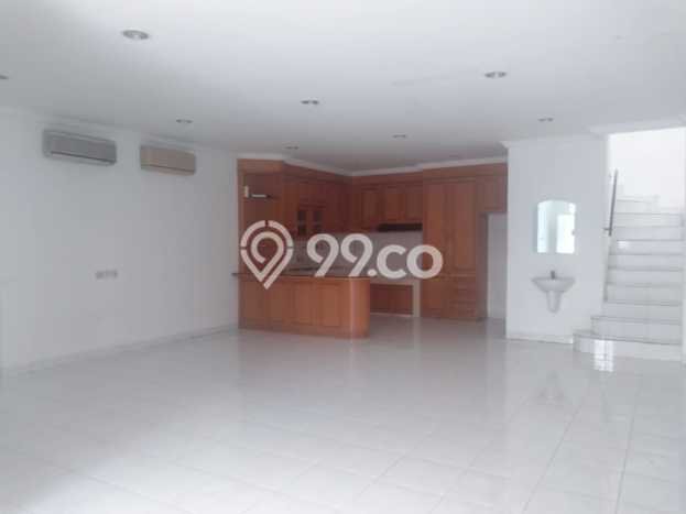 Rumah 2 Lantai Bagus di Taman Palem, Jakarta Barat Rumah 2 Lantai Bagus di Taman Palem, Jakarta Barat
