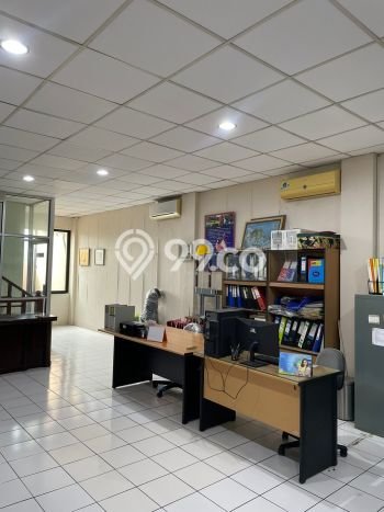Ruko Dijual di Prime Area Jakarta Barat Luas 294m2 Ruko Dijual di Prime Area Jakarta Barat Luas 294m2