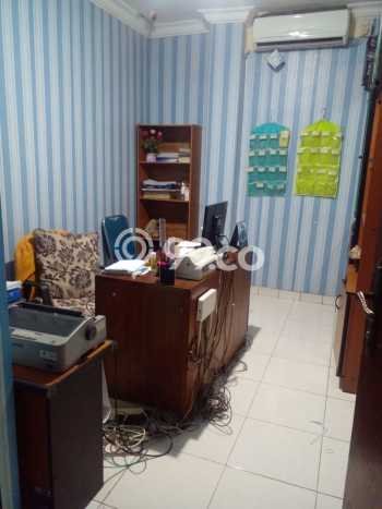 Ruko Strategis di Kebon Jeruk, Luas 300m2m², Area Bisnis Ruko Strategis di Kebon Jeruk, Luas 300m2m², Area Bisnis