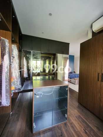 Rumah Elit Modern Tanpa Renovasi di Jakarta Garden City Jakarta Timur Rumah Elit Modern Tanpa Renovasi di Jakarta Garden City Jakarta Timur