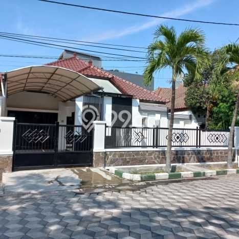 Disewakan Rumah Murah di Kedung Baruk Surabaya Punya 4 Kamar Tidur Disewakan Rumah Murah di Kedung Baruk Surabaya Punya 4 Kamar Tidur