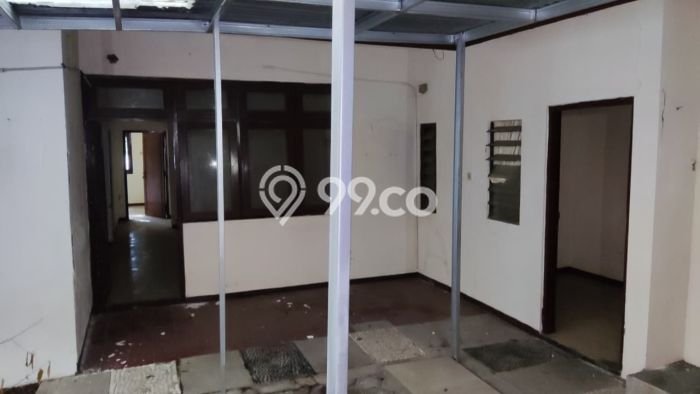 Jual Rumah Mewah Megah Dengan View Eksklusif di Galaxy, Surabaya Jual Rumah Mewah Megah Dengan View Eksklusif di Galaxy, Surabaya