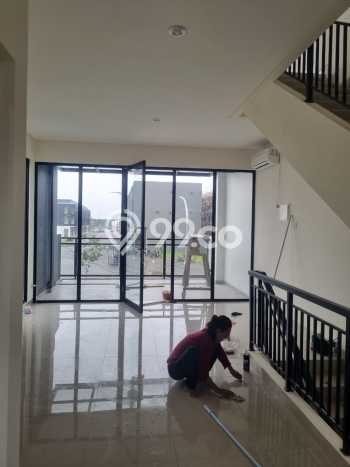 Disewakan Ruko di Kawasan Ramai Gading Serpong Luas 135m2 Disewakan Ruko di Kawasan Ramai Gading Serpong Luas 135m2
