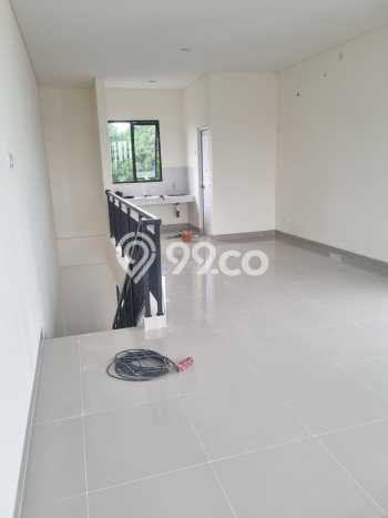Disewakan Ruko di Kawasan Ramai Gading Serpong Luas 135m2 Disewakan Ruko di Kawasan Ramai Gading Serpong Luas 135m2