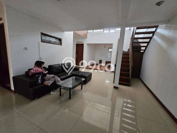 Dijual Cepat Rumah Bagus Siap Huni LB 160m2 di Arcamanik, Bandung Dijual Cepat Rumah Bagus Siap Huni LB 160m2 di Arcamanik, Bandung