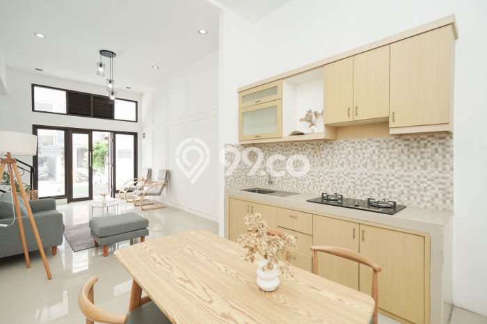 Jual Rumah Eksklusif 4 KT di Cibubur, Jakarta Timur Jual Rumah Eksklusif 4 KT di Cibubur, Jakarta Timur