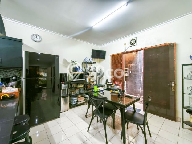 Jual Rumah Luas Elegan Dengan View Cantik di Cibubur, Jakarta Timur Jual Rumah Luas Elegan Dengan View Cantik di Cibubur, Jakarta Timur