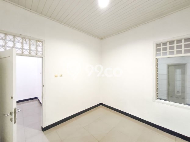 Dijual Rumah Strategis Bagus Punya 2 KT di Serpong Tangerang Selatan SHM Dijual Rumah Strategis Bagus Punya 2 KT di Serpong Tangerang Selatan SHM