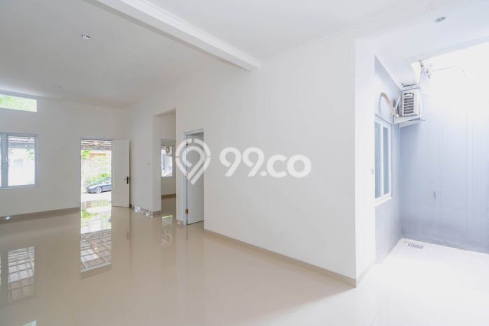 Rumah Siap Huni LT 105m² / LB 90m² di Kawasan Komersial Kota Wisata, Bogor Rumah Siap Huni LT 105m² / LB 90m² di Kawasan Komersial Kota Wisata, Bogor