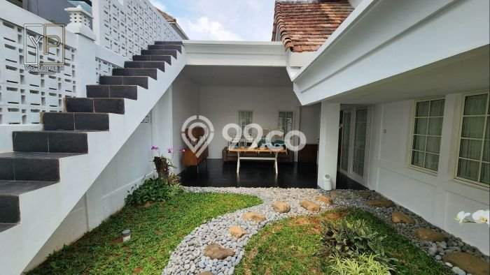 Ready to Use! Luxury House LT 333m2 Desain Modern di Sentul City Ready to Use! Luxury House LT 333m2 Desain Modern di Sentul City