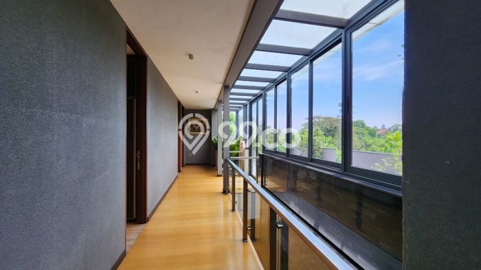 Dijual Rumah Mewah Elegan Dengan View Cantik di Sentul City, Bogor Dijual Rumah Mewah Elegan Dengan View Cantik di Sentul City, Bogor