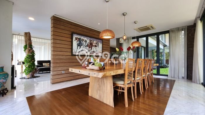 Dijual Rumah Mewah Elegan Dengan View Cantik di Sentul City, Bogor Dijual Rumah Mewah Elegan Dengan View Cantik di Sentul City, Bogor