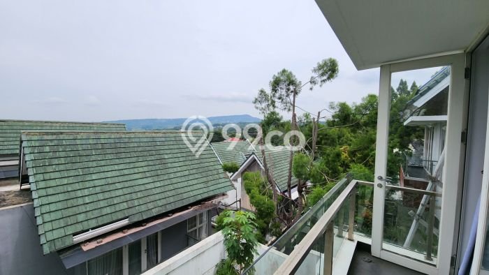 Rumah Mewah LB 200m2 Siap Pakai Desain Elegan di Sentul City, Bogor Rumah Mewah LB 200m2 Siap Pakai Desain Elegan di Sentul City, Bogor