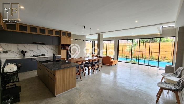 Ready to Use! Premium House LT 351m2 Desain Modern di Sentul City Ready to Use! Premium House LT 351m2 Desain Modern di Sentul City