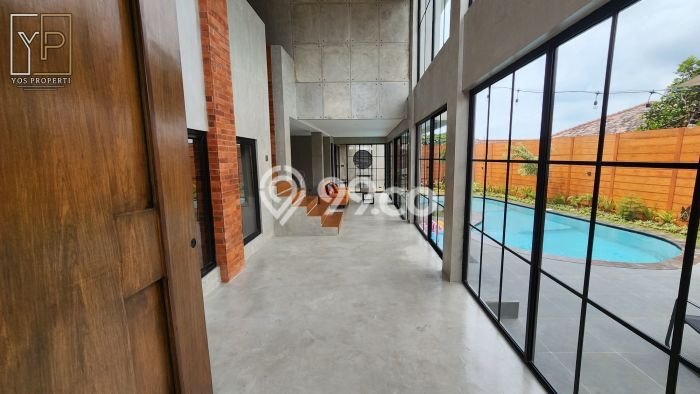 Ready to Use! Premium House LT 351m2 Desain Modern di Sentul City Ready to Use! Premium House LT 351m2 Desain Modern di Sentul City