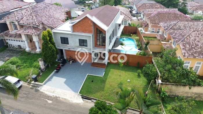 Ready to Use! Premium House LT 351m2 Desain Modern di Sentul City Ready to Use! Premium House LT 351m2 Desain Modern di Sentul City
