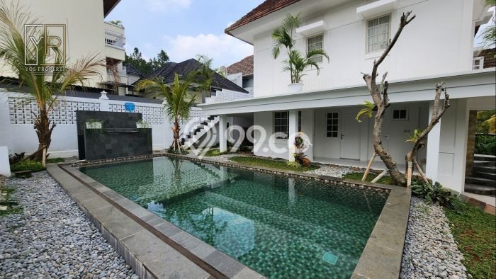 Ready to Use! Luxury House LT 333m2 Desain Modern di Sentul City Ready to Use! Luxury House LT 333m2 Desain Modern di Sentul City